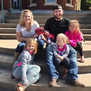 Meet your Posher, Dakota